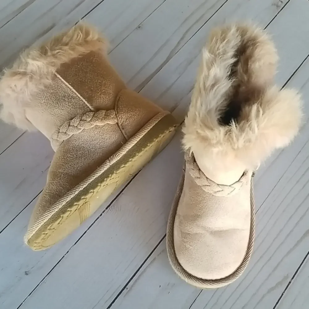 Children place boots‎ size 9